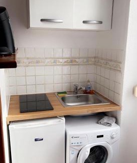 Courlancy Apartment | Comfortable Family Getaway at Reims Confort Hotel