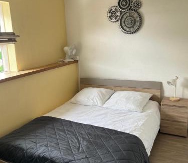 Courlancy Apartment | Budget-Friendly Stay at Reims Porte de Paris with Breakfast