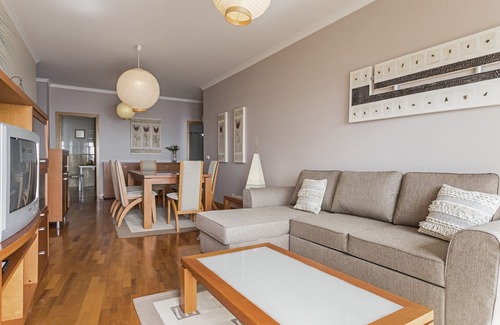 Canico Apartment | Beachfront Apartment Reis Magos II with Spa & Kitchen