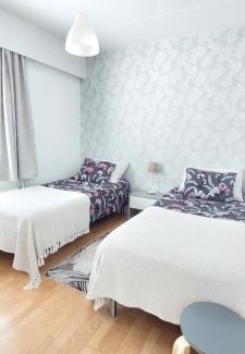 Raahe Apartment | Reissupesä: 4-Star Comfort with Hot Tub & Breakfast Included