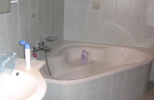 Jakobsberg Other | Reitbauernhof Ferner: Cozy Double Room with Pool Access