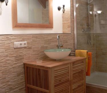 Langquaid Apartment | Discover Reiterhof vom Litzlbach: Pet-Friendly Retreat