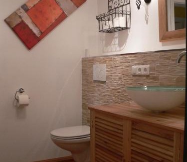Langquaid Apartment | Discover Reiterhof vom Litzlbach: Pet-Friendly Retreat