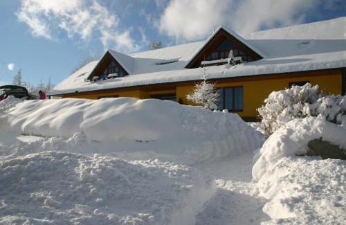 Novy Smokovec Bed & Breakfast | Pet-Friendly Reitmayer: Breakfast & Dining Awaits You