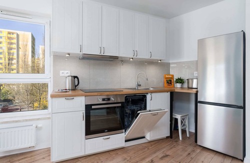 Stare Miasto District Apartment | Cozy Rejtana 4/28: 1 Bedroom with Balcony & Kitchen