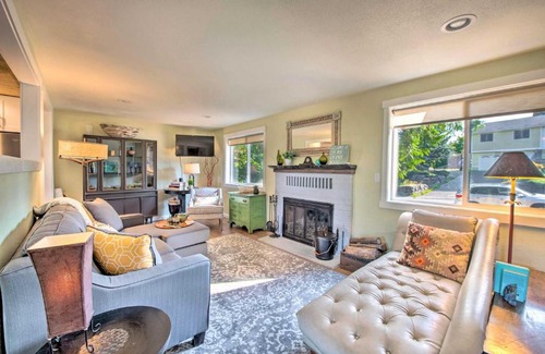 Poulsbo House | Tranquil Poulsbo Home with Meditation Space & Ocean View