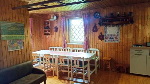 Jakubovany House | Pet-Friendly Rekreačná Chata with Top Guest Ratings