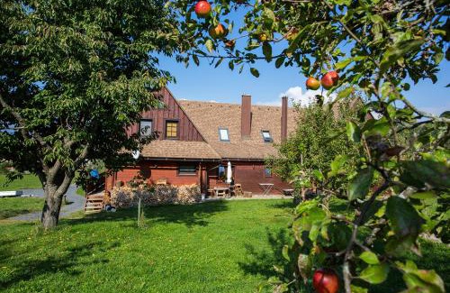 Liptovsky Trnovec Resort | Pet-Friendly Rekreačné Chalupy with Family Amenities Await
