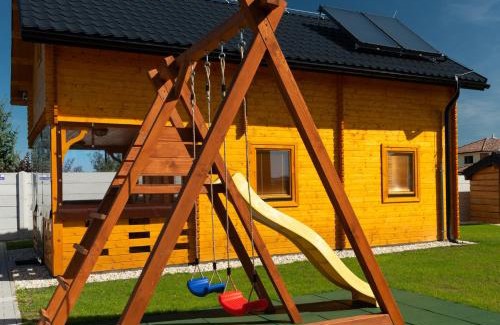 Velky Slavkov House | Child-Friendly Rekreačné chaty Bedolandia - Guest Rated 10/10
