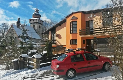 Smrecany Apartment | Pet-Friendly Retreat at Rekreačný Dom Shalom - Rated 9.5