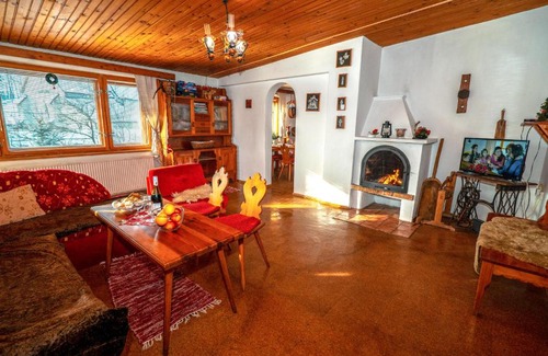 Smrecany Apartment | Pet-Friendly Retreat at Rekreačný Dom Shalom - Rated 9.5
