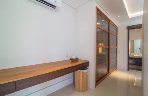 Jimbaran Bay Villa | Rekso Villa: Family-Friendly Retreat with Pool Access