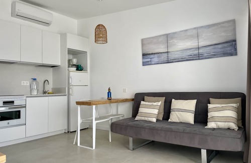 San Agustin Apartment | Relaxing Ocean Views & Spa Amenities Just Steps from Beach