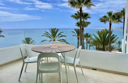 San Agustin Apartment | Relaxing Ocean Views & Spa Amenities Just Steps from Beach