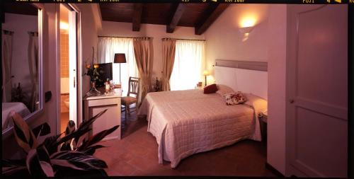 La Cassa Hotel | Relax at Relais Bella Rosina Pool & Spa with Ocean Views