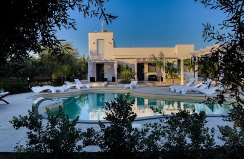 Giovinazzo Bed & Breakfast | Discover Relais Belvedere: Oceanfront Bliss Awaits