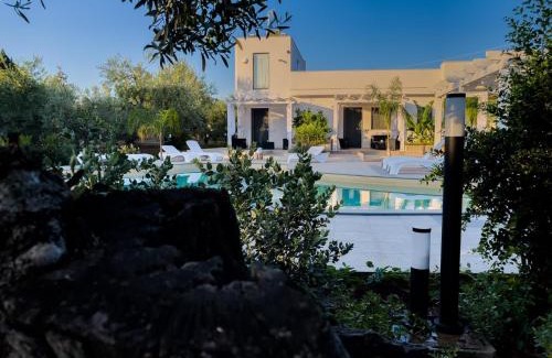 Giovinazzo Bed & Breakfast | Discover Relais Belvedere: Oceanfront Bliss Awaits