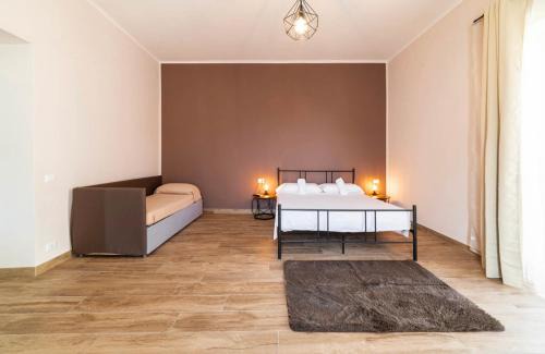 Quartieri Spagnoli Apartment | Premier Relais Borbonico Apartment: Family-Friendly Retreat