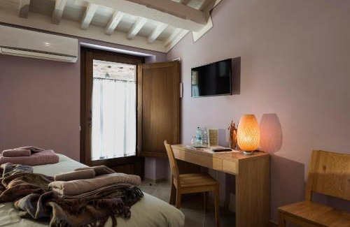 Campello sul Clitunno House | Relax at Relais Borgo Campello with Oceanfront Amenities