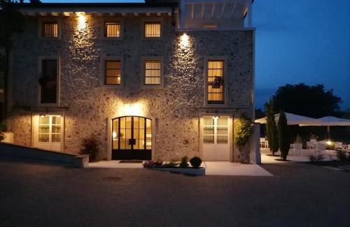 Valeggio sul Mincio House | Unforgettable Oceanfront Retreat at Relais Ca' Morenica