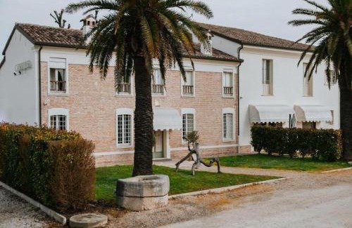 Bagnacavallo Bed & Breakfast | Relax at Relais Casetta 56: Pet Friendly & Oceanfront Retreat