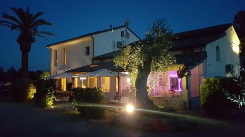 Bagnacavallo Bed & Breakfast | Relax at Relais Casetta 56: Pet Friendly & Oceanfront Retreat