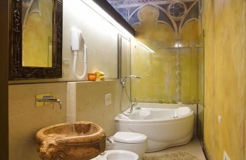 Bevilacqua Hotel | Elegant Relais Castello Bevilacqua: 4-Star with Spa & Dining