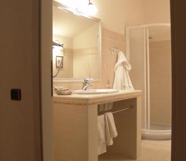 Casarello Hotel | Exceptional Stay at Relais Castello di Razzano with Pool