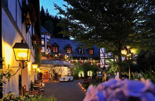 Volkholz Hotel | Elegant Relais & Châteaux Jagdhof Glashütte with Spa & Pool