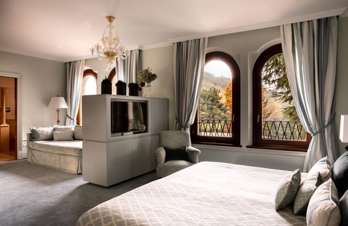 Brusaporto Hotel | Elegant Relais Chateaux Da Vittorio: 5-Star Excellence