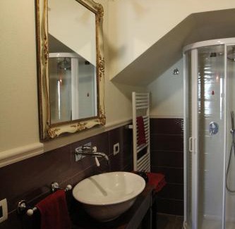 Ovest House | Inviting Relais Corte Sant' Agata B&B with Hot Tub & Breakfast