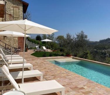 Moncalvo Hotel | Experience Relais Dal Cavaliere: Oceanfront with Pool & Hot Tub