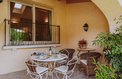 Puegnago del Garda Apartment | Enchanting Ocean View Apartment at Relais de Charme