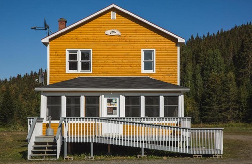 Lac-Casault Hotel | Elegant Stay at Relais de la Cache with Breakfast Included