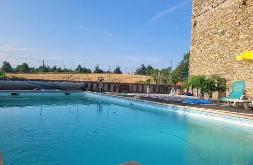 Monclar-de-Quercy Bed & Breakfast | Experience Oceanfront Bliss at Relais de la Poste Hotel