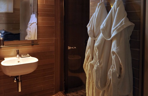 Capannori Bed & Breakfast | Exceptional Stay at Relais del Lago with Pool & Spa