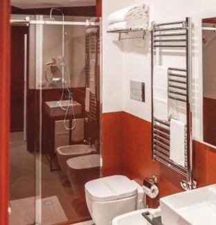 Historical Center Hotel | Discover Relais Della Porta: 4-Star Comfort Awaits You