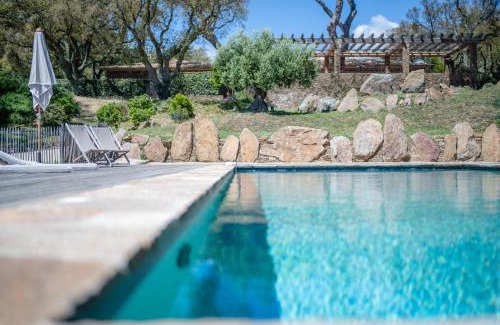 Le Lavandou House | Premier Oceanfront Retreat: Relais du vieux sauvaire
