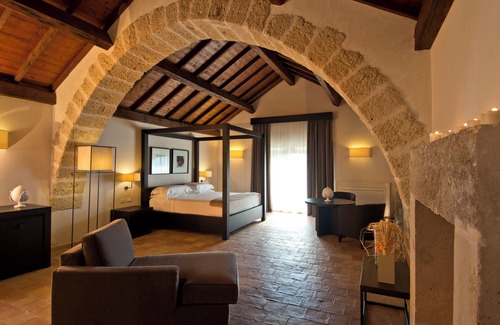 Taranto Hotel | Luxury Retreat at Relais Histò San Pietro sul Mar Piccolo