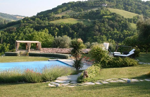 Montefiore Conca House | Relax at Relais Il Monticello: Pool, Spa & Ocean Views