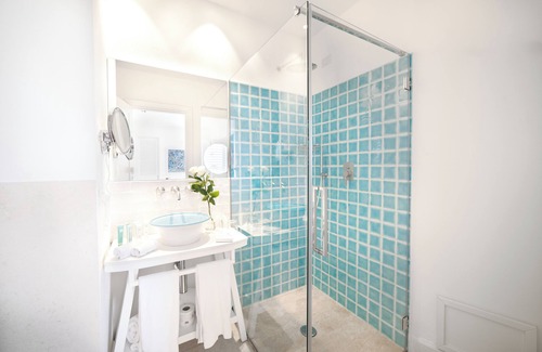 Portoscuso Hotel | Discover Relais la Ghinghetta: 4-Star Ocean View Retreat