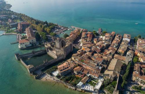 Sirmione House | Discover Relais La Speranzina: 4-Star Pet-Friendly Retreat