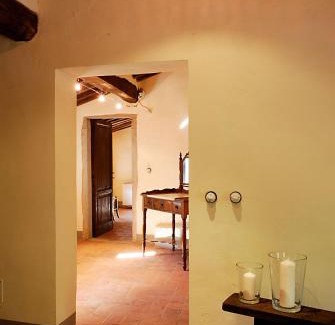 Chiassa Superiore House | Relax at Relais La Torre: 4-Star Oceanfront Retreat