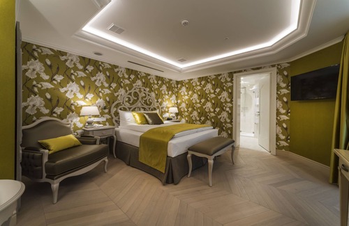 Old Town Hotel | Elegant Relais Le Chevalier: 4-Star Stay with Breakfast