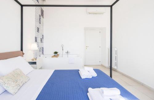 Historical Downtown Salerno Apartment | Relais Luxury Retreat - Seafront Apartments