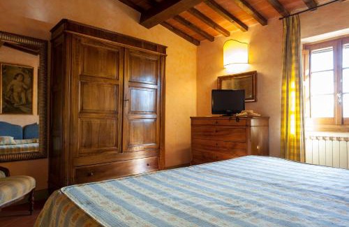 San Casciano in Val di Pesa House | Discover Relais Poggio Borgoni: Pet-Friendly with Ocean Views