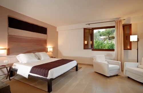Ragusa Hotel | Relax at Relais Parco Cavalonga: Pool, Spa & Dining Awaits