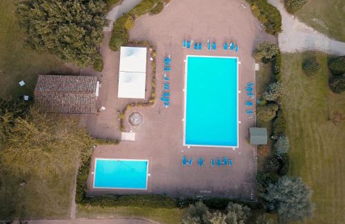 Lidarno Hotel | Enchanting Relais San Clemente: Pool, Oceanfront & Pet Friendly