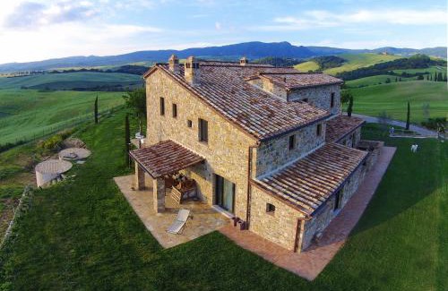 Gallina Hotel | Experience RELAIS VAL D'ORCIA: Pet-Friendly Oceanfront Escape