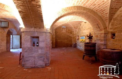 Piobbico House | Oceanfront Relais Valguerriera: Pet Friendly & Pool Access